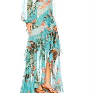 Beautiful patbo skirt worn once (blouse available)